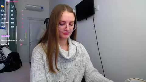 Snapshot of kate_jonson chatting on 03-05-25, 11:06 .Be kind and gentle with me and I will do my best for you. online show from 03-05-25, 11:06