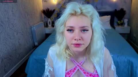 Kate online show from 03-06-26, 01:24