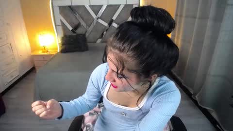 kate_lawrence_ online show from 02-14-25, 09:13