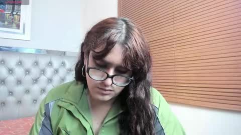 Snapshot of kate_pickman chatting on 05-23-26, 05:01 kate online show from 05-23-26, 05:01