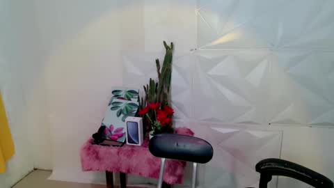 Kate online show from 12-19-24, 03:40