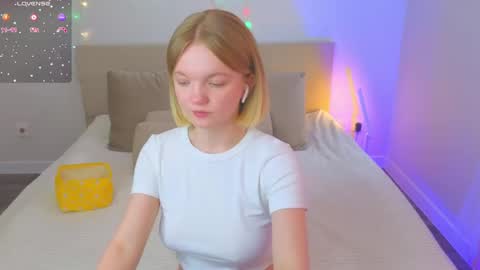 Snapshot of katebunnys chatting on 03-21-26, 04:39 katebunnys online show from 03-21-26, 04:39