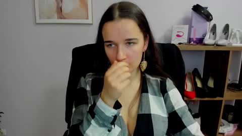 Kate  online show from 10-11-25, 06:45