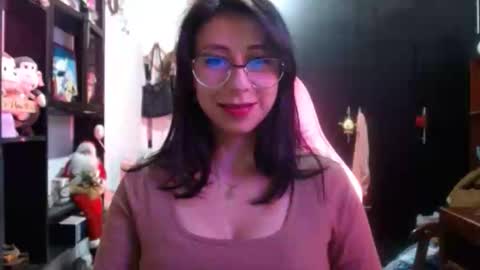 Snapshot of kateeen18 chatting on 05-15-26, 04:41 Kateeen18 online show from 05-15-26, 04:41