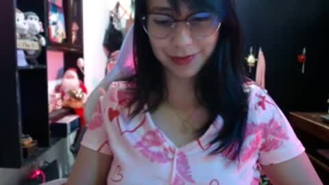 Snapshot of kateeen18 chatting on 06-15-26, 05:20 Kateeen18 online show from 06-15-26, 05:20