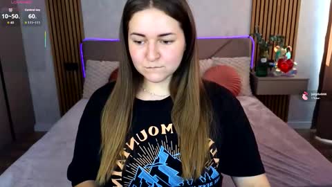 Katelyn online show from 09-10-25, 01:44