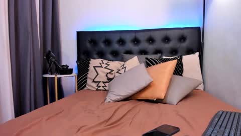 katetelmo  - Insta online show from 03-05-25, 08:00