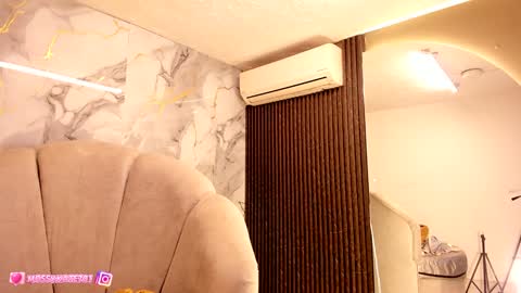 Im Katherine but call me Kate  online show from 12-24-24, 12:00