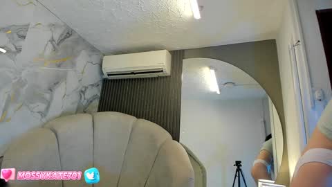 Im Katherine but call me Kate  online show from 02-05-25, 12:06