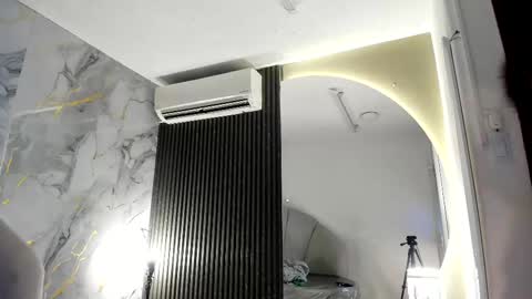 Im Katherine but call me Kate  online show from 02-21-25, 12:17