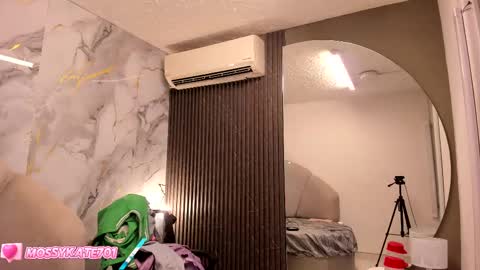 Im Katherine but call me Kate  online show from 02-23-25, 05:39