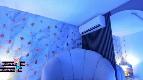 Im Katherine but call me Kate  online show from 11-06-25, 12:28