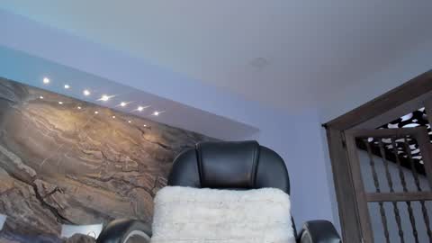 Snapshot of kateowens chatting on 02-01-25, 01:30 Kate Owens online show from 02-01-25, 01:30