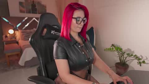 Snapshot of kateowens chatting on 10-25-25, 10:34 Kate Owens online show from 10-25-25, 10:34