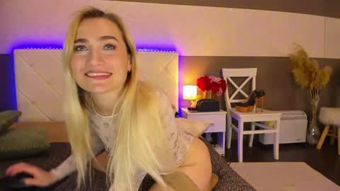 Snapshot of kateowyns chatting on 02-18-25, 05:53 KateOwyns online show from 02-18-25, 05:53