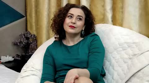 KateQueenston --  online show from 05-04-26, 08:49