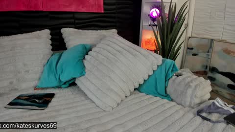Snapshot of kateskurves chatting on 02-03-25, 05:56 Kates Kurves online show from 02-03-25, 05:56