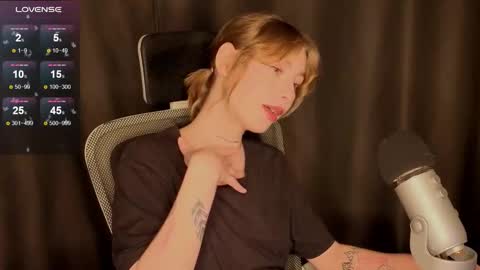 Snapshot of kateslil chatting on 02-16-26, 07:04 Kate online show from 02-16-26, 07:04