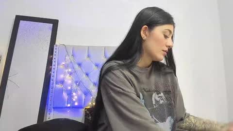 Snapshot of katestone_again chatting on 10-14-25, 06:20 love meeee online show from 10-14-25, 06:20