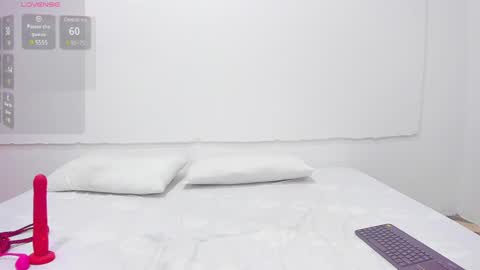 Snapshot of katey_curvy01 chatting on 12-12-24, 11:36 katey Curvy01 online show from 12-12-24, 11:36