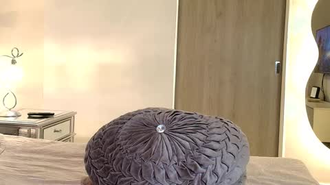 Klove online show from 09-24-25, 05:44