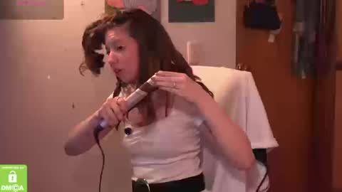 Katerine online show from 12-20-25, 12:40