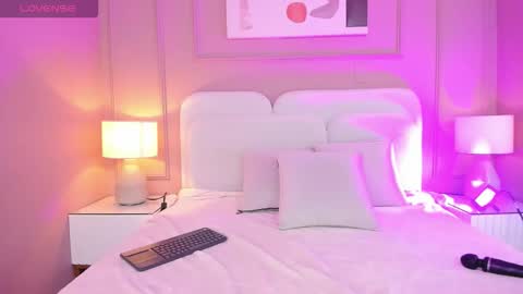   online show from 03-25-26, 06:47