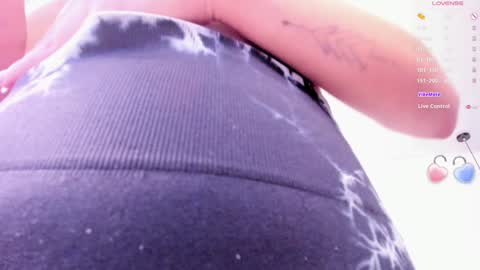 Snapshot of katherin_smith_ chatting on 01-04-25, 10:49 kathe online show from 01-04-25, 10:49