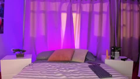 Snapshot of katherinee_scott chatting on 04-23-26, 09:06 your kathe online show from 04-23-26, 09:06