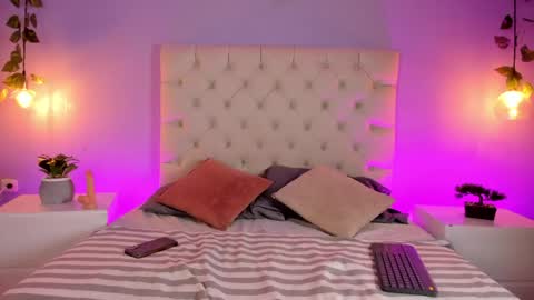 Snapshot of katherinee_scott chatting on 04-28-26, 08:36 your kathe online show from 04-28-26, 08:36