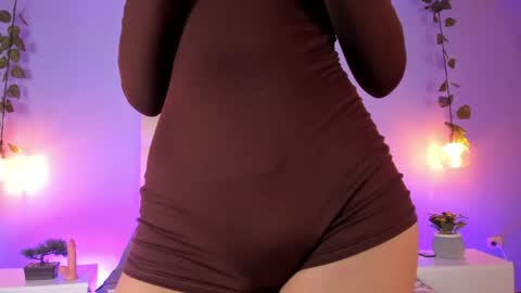 Snapshot of katherinee_scott chatting on 05-06-26, 08:47 your kathe online show from 05-06-26, 08:47