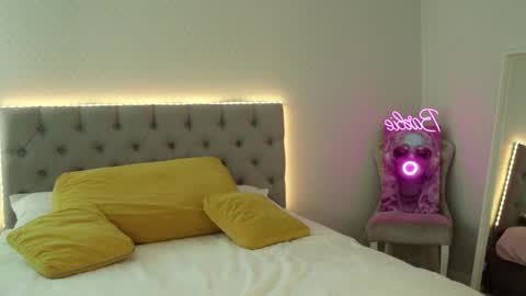 Snapshot of katherinepinke chatting on 10-17-25, 05:10 katherinepinke online show from 10-17-25, 05:10