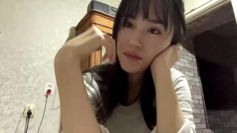Ayumi online show from 09-25-25, 06:22