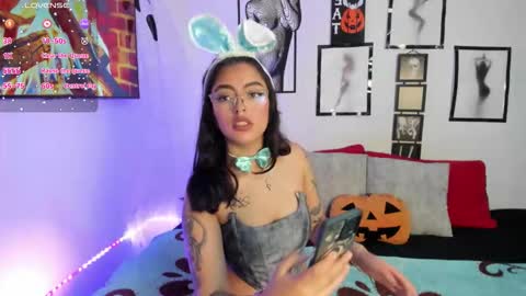 Snapshot of kathhoney1 chatting on 10-11-25, 03:39 Kath online show from 10-11-25, 03:39