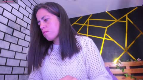 Snapshot of kathina_giraldo chatting on 12-03-24, 06:38 Paola online show from 12-03-24, 06:38