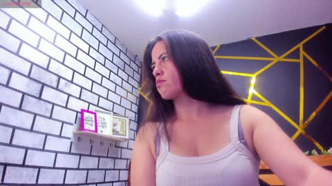 Snapshot of kathina_giraldo chatting on 12-06-24, 04:38 Paola online show from 12-06-24, 04:38