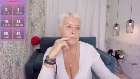 Snapshot of kathy_sunn chatting on 10-08-25, 07:28 Kathy online show from 10-08-25, 07:28