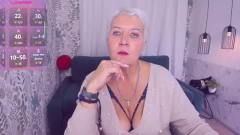 Snapshot of kathy_sunn chatting on 10-09-25, 07:28 Kathy online show from 10-09-25, 07:28