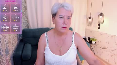 Snapshot of kathy_sunn chatting on 05-18-26, 01:17 Kathy online show from 05-18-26, 01:17