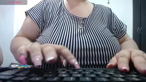 Snapshot of kathybigboobsbbw_ chatting on 01-21-25, 09:25 kathybigboobsbbw_ online show from 01-21-25, 09:25
