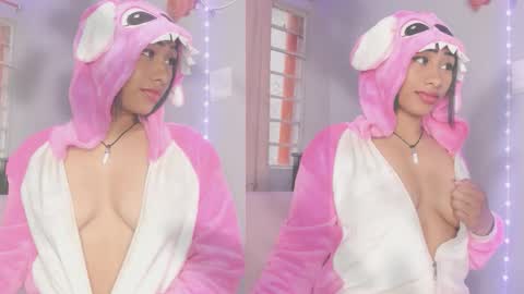 Snapshot of katia606424 chatting on 11-05-25, 05:35 Katia online show from 11-05-25, 05:35