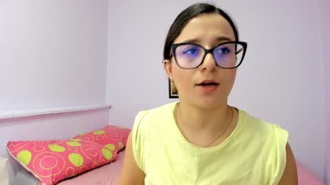 Snapshot of katia_foxx chatting on 12-11-24, 04:09 Khaterine online show from 12-11-24, 04:09