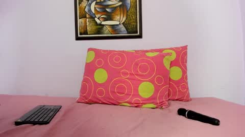 Snapshot of katia_foxx chatting on 12-16-24, 04:16 Khaterine online show from 12-16-24, 04:16