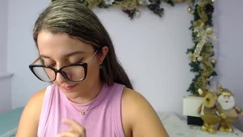 Snapshot of katia_foxx chatting on 12-27-24, 02:33 Khaterine online show from 12-27-24, 02:33