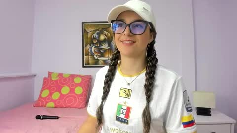 Snapshot of katia_foxx chatting on 01-07-25, 12:09 Khaterine online show from 01-07-25, 12:09