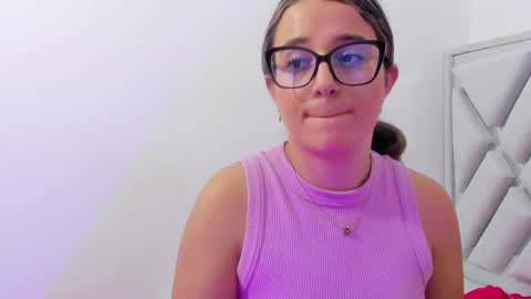 Snapshot of katia_foxx chatting on 01-24-25, 04:17 Khaterine online show from 01-24-25, 04:17