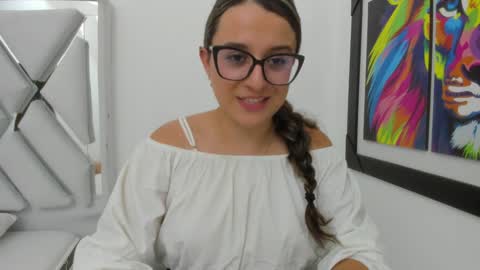 Snapshot of katia_foxx chatting on 01-27-25, 06:52 Khaterine online show from 01-27-25, 06:52