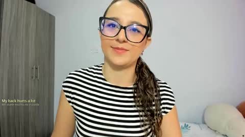 Snapshot of katia_foxx chatting on 01-31-25, 12:18 Khaterine online show from 01-31-25, 12:18