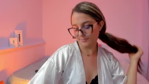 Snapshot of katia_foxx chatting on 03-11-25, 03:56 Khaterine online show from 03-11-25, 03:56