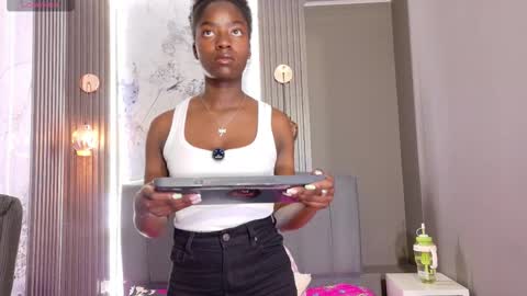 Snapshot of katia_green chatting on 03-19-26, 03:27 Katia online show from 03-19-26, 03:27